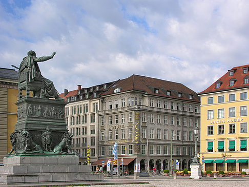 Max Joseph Platz