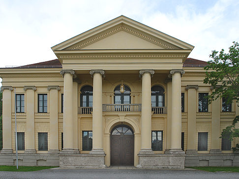 Prinz Carl Palais