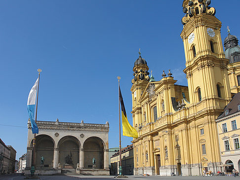 Theatinerkirche Fotos